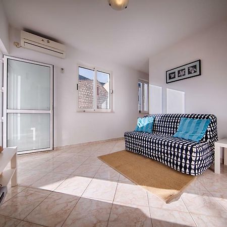 Apartments Marinkovic Komiza Exterior photo