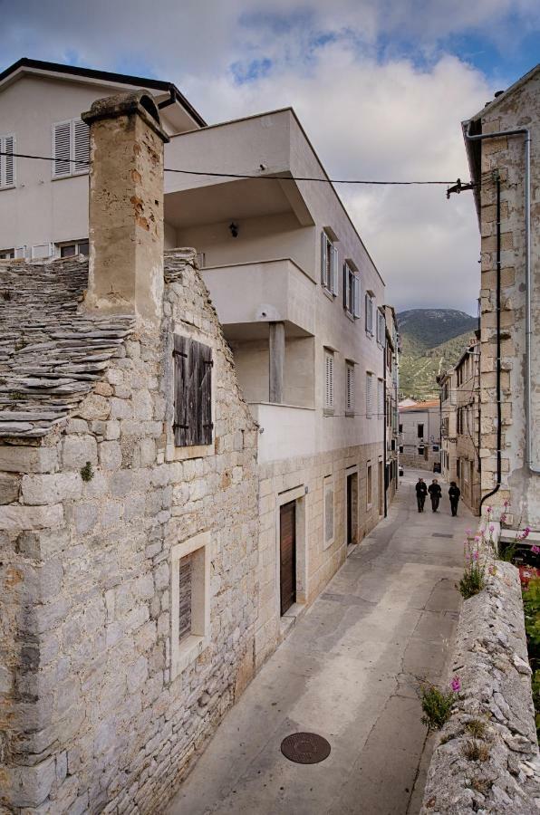 Apartments Marinkovic Komiza Exterior photo