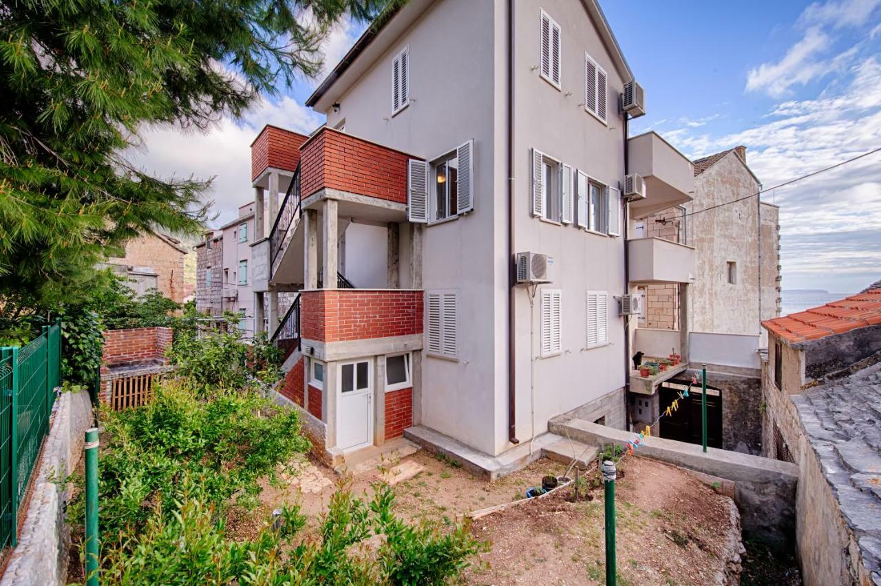 Apartments Marinkovic Komiza Exterior photo